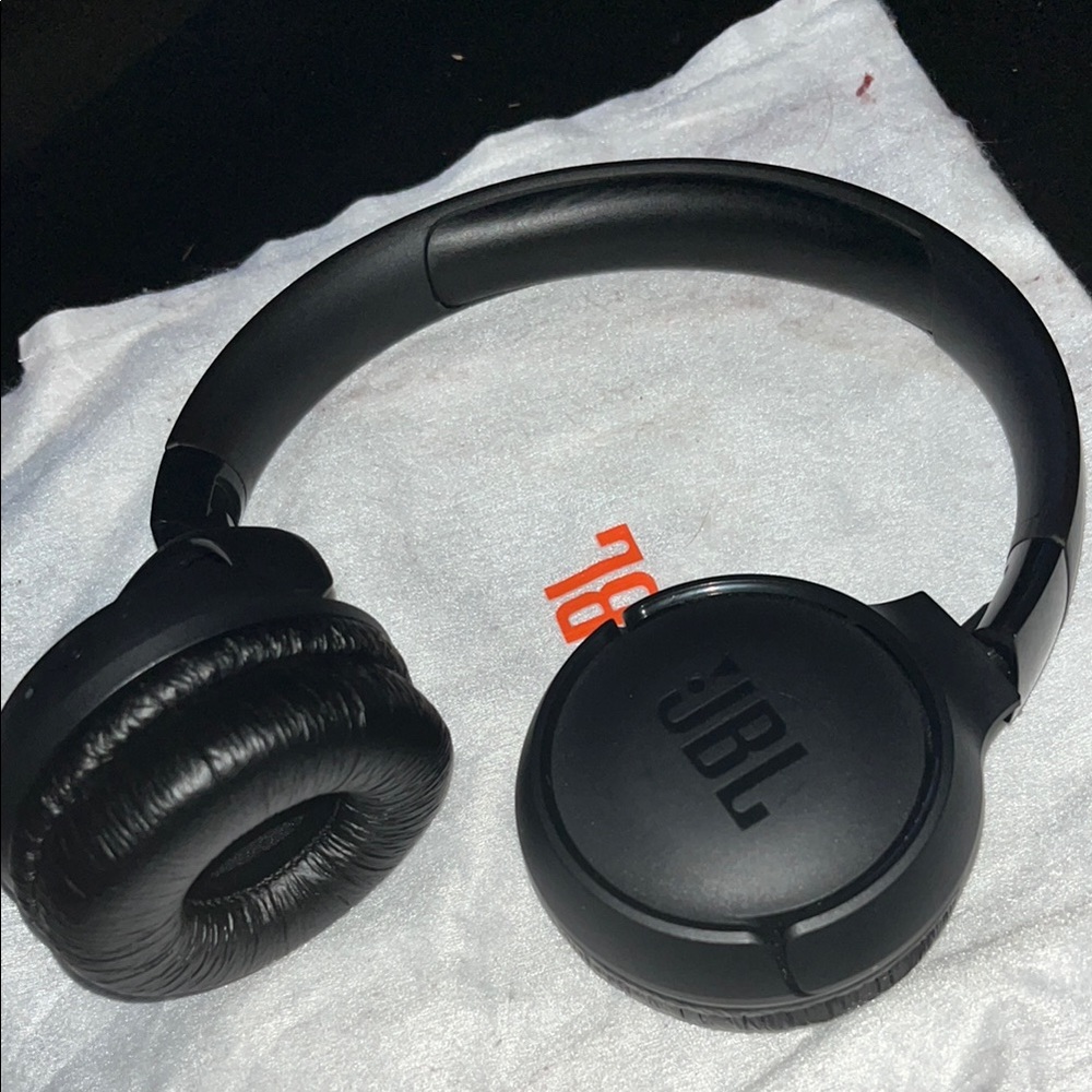 JBL Black Wireless Headphones